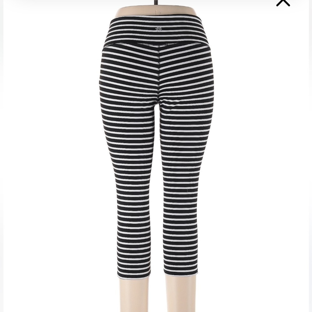 Athleta Black and White Stripped crop capri leggings size small
